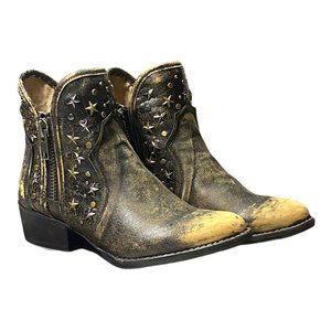 Circle G Distressed Metallic Black & Gold Star Stud Ankle Boots